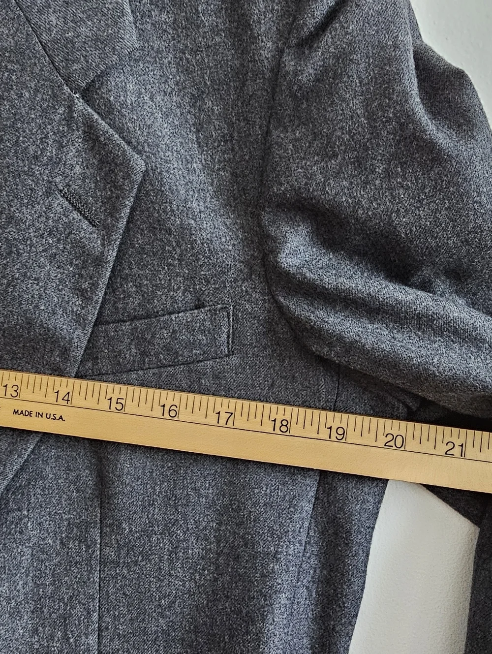Daniel Hechter Paris 100% Wool Blazer Gray 2 Button Tailored Estimated Size 40R